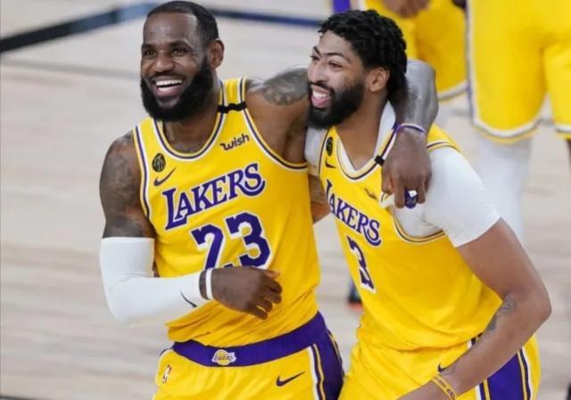 乐鱼体育官网-詹眉组合本周末重现 他们准备为附加赛殊死一搏